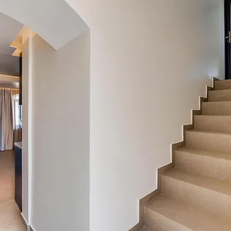 Апарт-отель The Cosmopolitan - Urban Картерадос