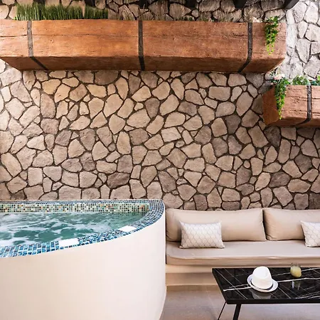 The Cosmopolitan - Urban Karterados (Santorini)