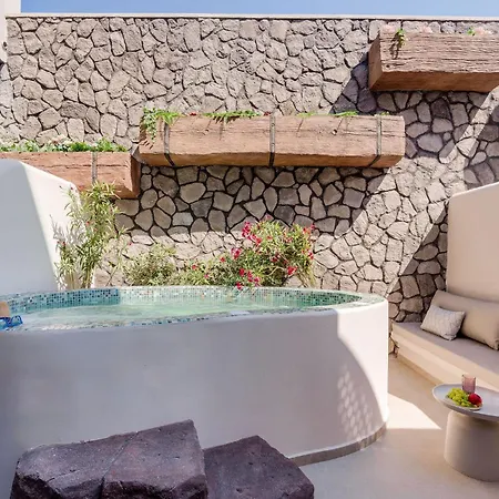 The Cosmopolitan - Urban 3* Karterados (Santorini)