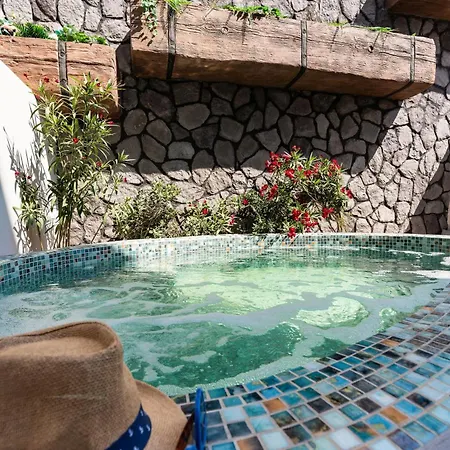 Apartahotel The Cosmopolitan - Urban 3*