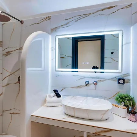 The Cosmopolitan - Urban 3*