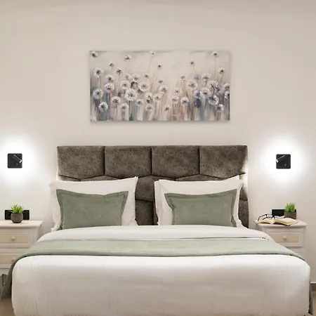 The Cosmopolitan - Urban Karterados (Santorini)