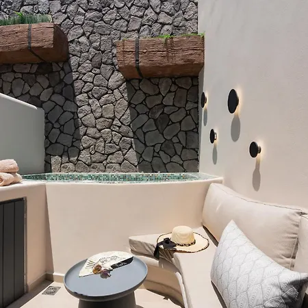 The Cosmopolitan - Urban 3* Karterados (Santorini)