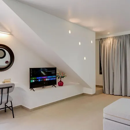 The Cosmopolitan - Urban