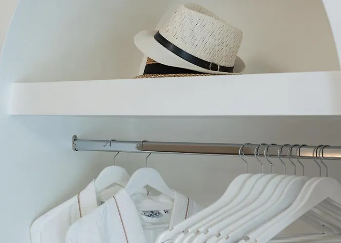 The Cosmopolitan - Urban 3* Karterados (Santorini)