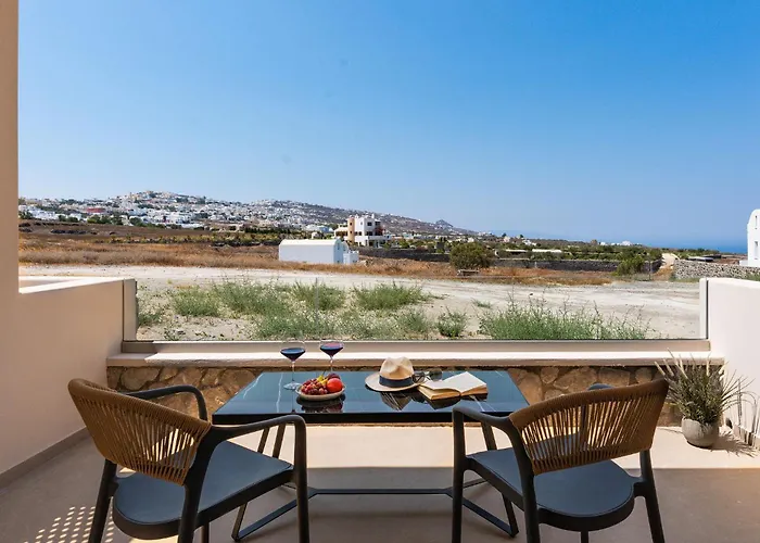 The Cosmopolitan - Urban Karterados (Santorini)