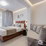 The Cosmopolitan - Urban Karterados (Santorini)