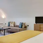 The Cosmopolitan - Urban Aparthotel 3*