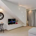 The Cosmopolitan - Urban