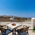 The Cosmopolitan - Urban Karterados (Santorini)