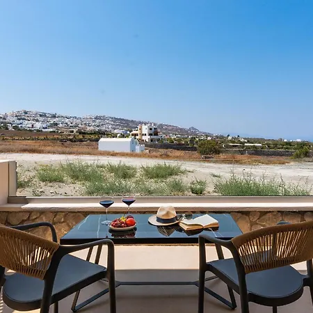 The Cosmopolitan - Urban Karterados (Santorini)